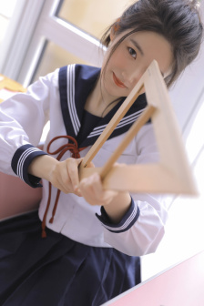 莫妮卡贝普奇